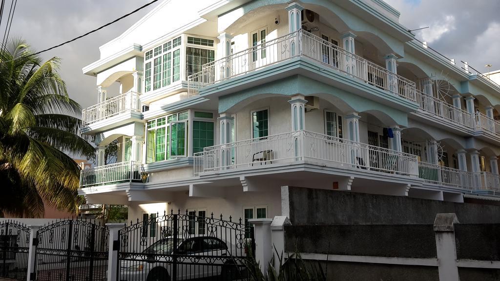 Residence Lasenza Apartment Flic en Flac Ngoại thất bức ảnh